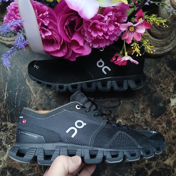 On Cloud X Comfort/Athletic Lifestyle Shoes Size 8 for Women - Picture 2 of 14